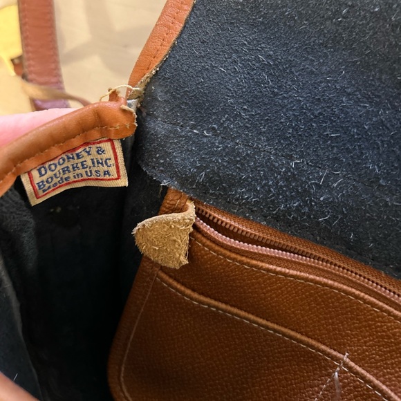 Dooney and Bourke purse - Picture 5 of 10